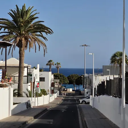 Modern With Sunny Terrace - Steps From The Puerto del Carmen (Lanzarote)