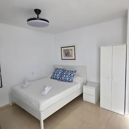 Apartament Modern With Sunny Terrace - Steps From The Puerto del Carmen (Lanzarote)